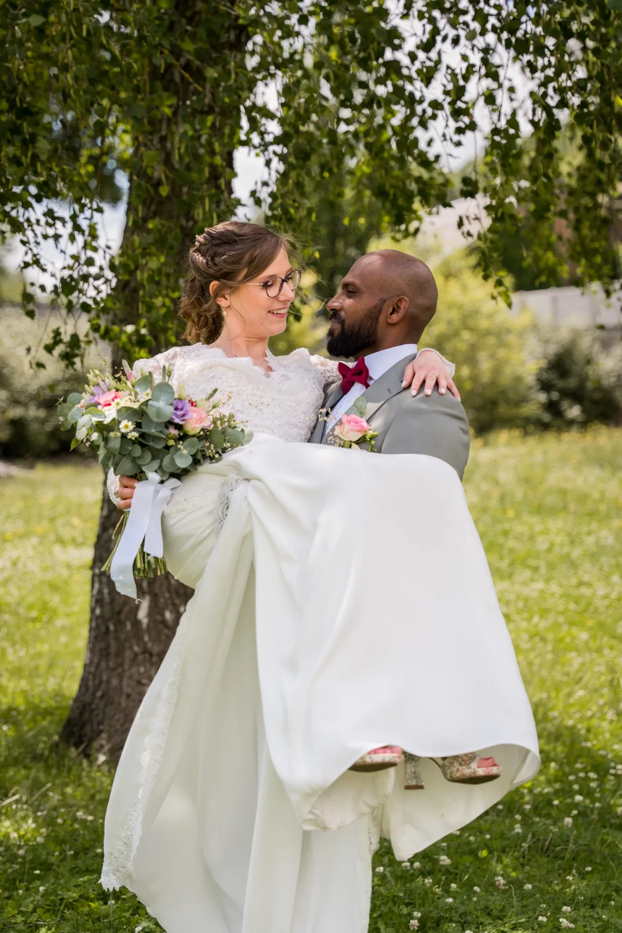 Portrait marié lors d'un mariage en Belgique — Amour Vision