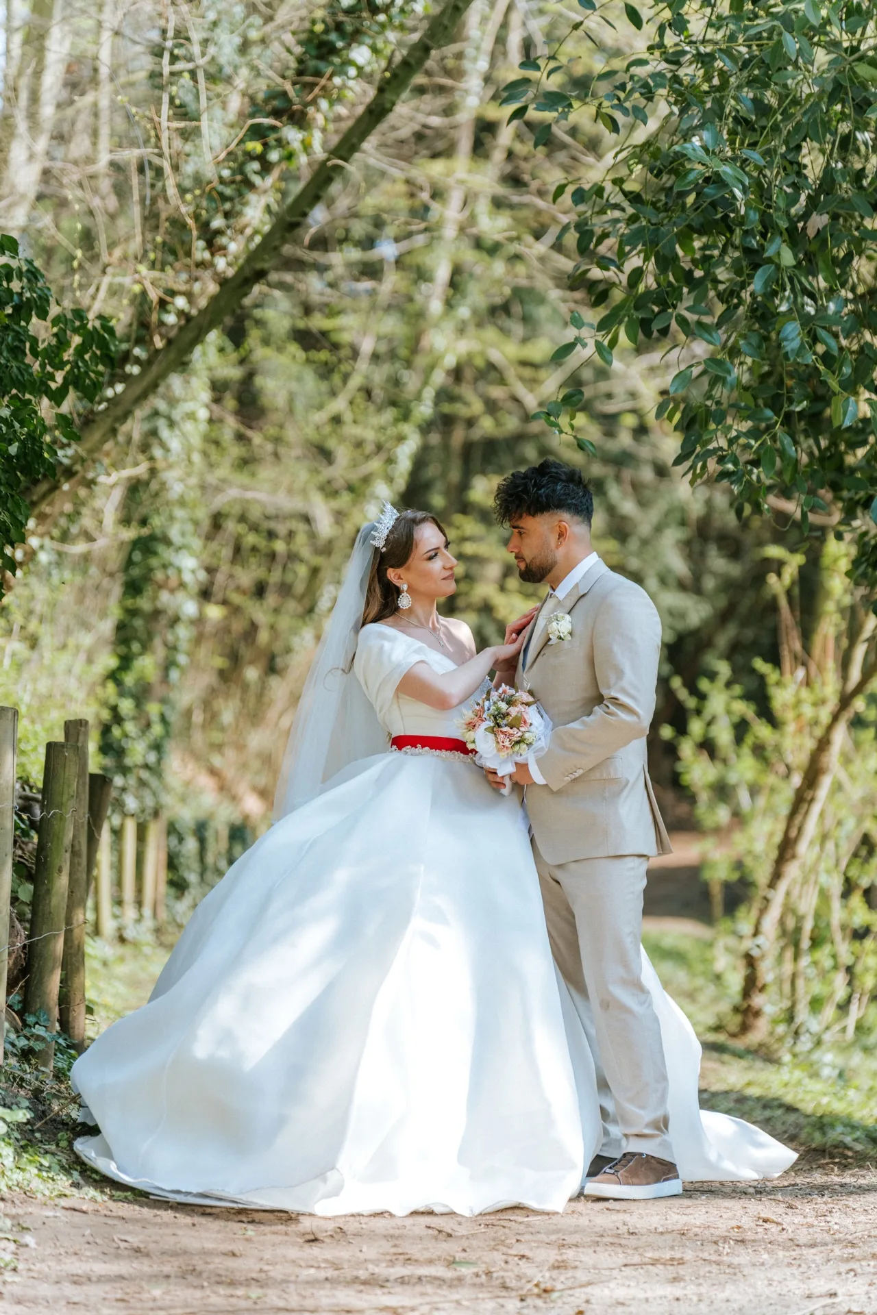 Couple de mariés en portrait — reportage photo Amour Vision